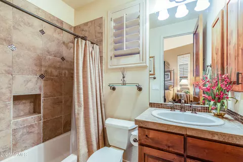 3525 E Robin Ln, Phoenix, AZ 85050 photo 28
