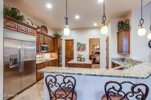 3525 E Robin Ln, Phoenix, AZ 85050 photo 11