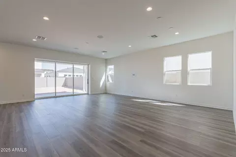 Living - 11040 E Ulysses Ave, Mesa, AZ 85212 photo 1 of 7