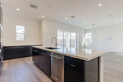 Kitchen - 11040 E Ulysses Ave, Mesa, AZ 85212 photo 2 of 4