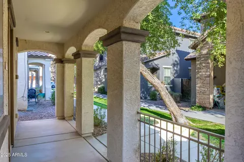 3865 E Santa Fe Ln, Gilbert, AZ 85297 photo 3