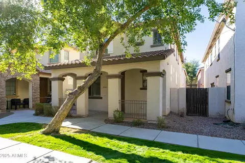 3865 E Santa Fe Ln, Gilbert, AZ 85297 photo 2