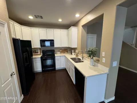 3865 E Santa Fe Ln, Gilbert, AZ 85297 photo 9