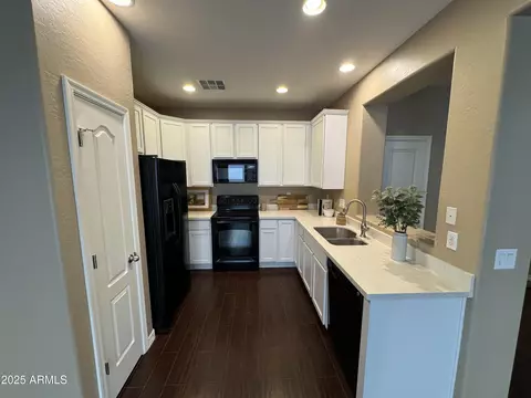3865 E Santa Fe Ln, Gilbert, AZ 85297 photo 8