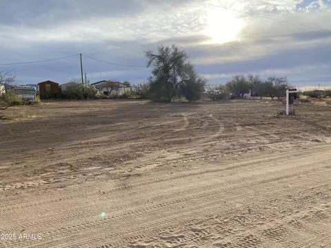 27395 S Old School Rd #-, Congress, AZ 85332