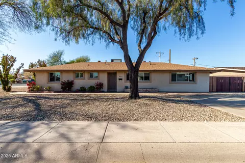 802 N Los Robles Dr, Goodyear, AZ 85338