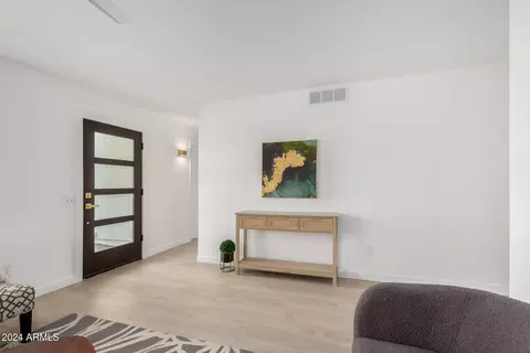 1913 E Sandra Ter, Phoenix, AZ 85022 photo 4