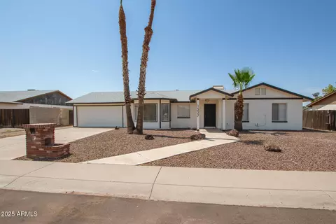 1527 W Rosemonte Dr, Phoenix, AZ 85027