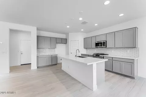 7820 E Quintana Ave, Mesa, AZ 85212 photo 2