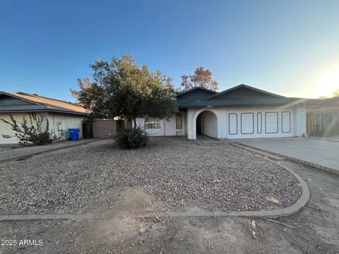 2829 W Morten Ave, Phoenix, AZ 85051