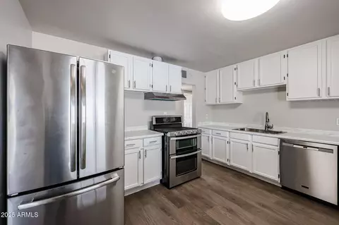 1022 S Lola Ln, Tempe, AZ 85281