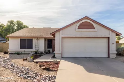 5519 W Elgin St, Chandler, AZ 85226