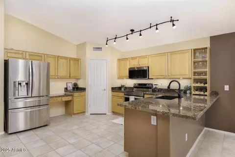 370 W Gail Dr, Gilbert, AZ 85233 photo 11