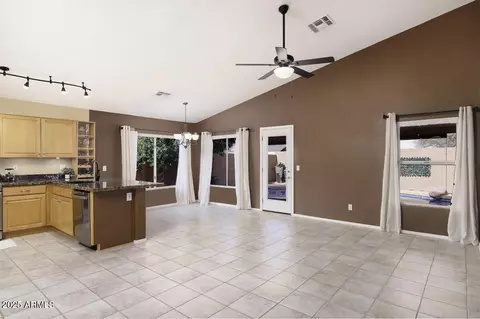 370 W Gail Dr, Gilbert, AZ 85233 photo 13