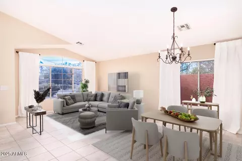 370 W Gail Dr, Gilbert, AZ 85233 photo 2