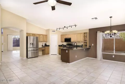 370 W Gail Dr, Gilbert, AZ 85233 photo 12