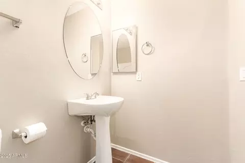 Bath - 4095 E Jasper Dr, Gilbert, AZ 85296 photo 4 of 6