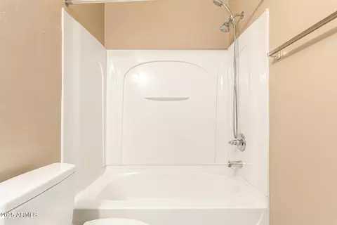 Bath - 4095 E Jasper Dr, Gilbert, AZ 85296 photo 3 of 6