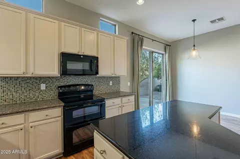 Kitchen - 9754 E Natal Ave, Mesa, AZ 85209 photo 5 of 5