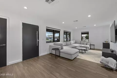 840 W Earll Dr, Phoenix, AZ 85013 photo 15