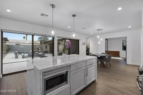 840 W Earll Dr, Phoenix, AZ 85013 photo 29