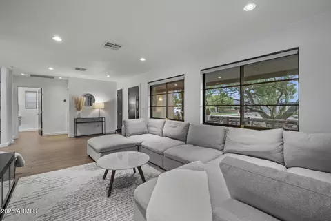 840 W Earll Dr, Phoenix, AZ 85013 photo 16
