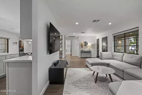 840 W Earll Dr, Phoenix, AZ 85013 photo 17