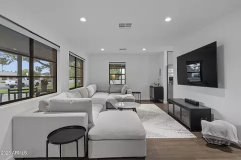 840 W Earll Dr, Phoenix, AZ 85013 photo 14