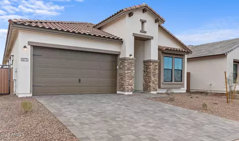 671 E Greenback Dr, San Tan Valley, AZ 85140