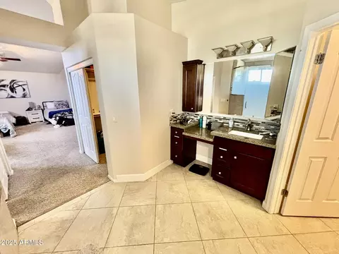 Bath - 938 W Iris Dr, Gilbert, AZ 85233 photo 3 of 5