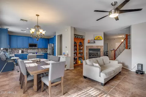 1323 E Frances Ln, Gilbert, AZ 85295 photo 4