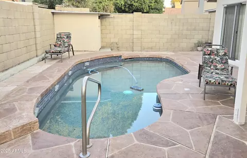 Exterior - 1314 E Helena Dr, Phoenix, AZ 85022 photo 5 of 8