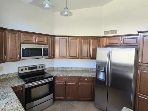 Kitchen - 1314 E Helena Dr, Phoenix, AZ 85022 photo 3 of 4