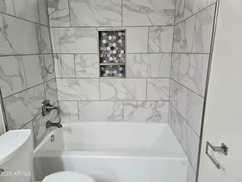 Bath - 1314 E Helena Dr, Phoenix, AZ 85022 photo 3 of 6