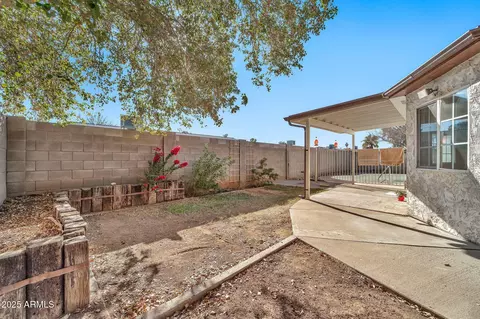Exterior - 2745 W Michelle Dr, Phoenix, AZ 85053 photo 3 of 7