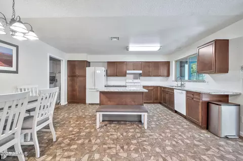 Kitchen - 2745 W Michelle Dr, Phoenix, AZ 85053 photo 2 of 4