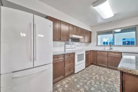 Kitchen - 2745 W Michelle Dr, Phoenix, AZ 85053 photo 4 of 4