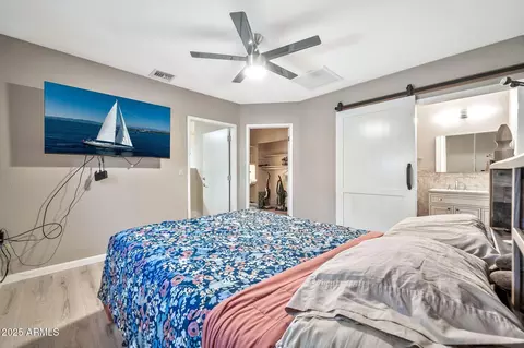 Bedroom - 2745 W Michelle Dr, Phoenix, AZ 85053 photo 1 of 10