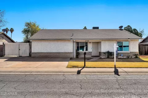 2745 W Michelle Dr, Phoenix, AZ 85053