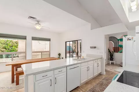 3960 E Graythorn St, Phoenix, AZ 85044 photo 10