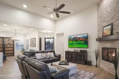 39005 N 11th Ave, Phoenix, AZ 85086 photo 4