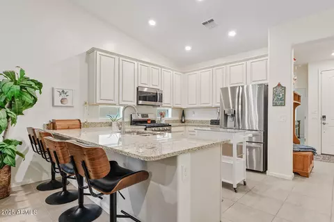 4127 W Granite Basin Dr, New River, AZ 85087