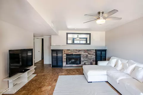 850 S River Dr #1066, Tempe, AZ 85281
