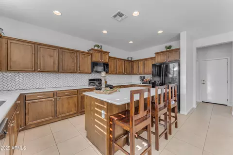 Kitchen - 10307 E Nopal Ave, Mesa, AZ 85209 photo 4 of 10