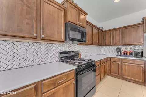 Kitchen - 10307 E Nopal Ave, Mesa, AZ 85209 photo 9 of 10