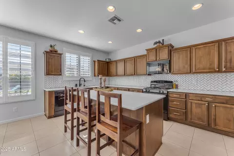 Kitchen - 10307 E Nopal Ave, Mesa, AZ 85209 photo 1 of 10