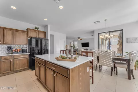 Kitchen - 10307 E Nopal Ave, Mesa, AZ 85209 photo 7 of 10