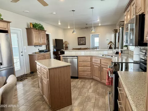 Kitchen - 7750 E Broadway Rd #175, Mesa, AZ 85208 photo 6 of 8