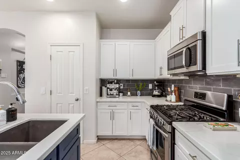 3675 E Parkview Dr, Gilbert, AZ 85295 photo 10