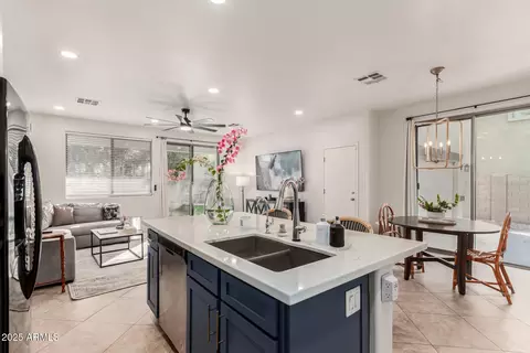 3675 E Parkview Dr, Gilbert, AZ 85295 photo 7
